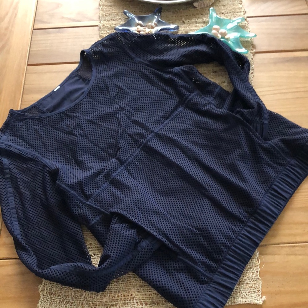 LULULEMON pullover top.